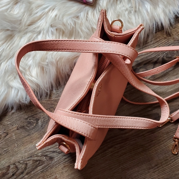 Lauren Conrad Shoulder Bag - Picture 8 of 11